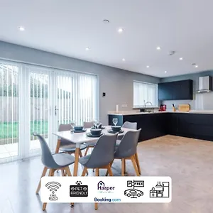  Holiday home Harper's Haven: Spacious Detached House In Hawarden United Kingdom