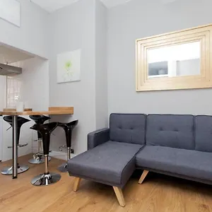  Apartment Bright And Homely Near Holyrood - City Centre United Kingdom